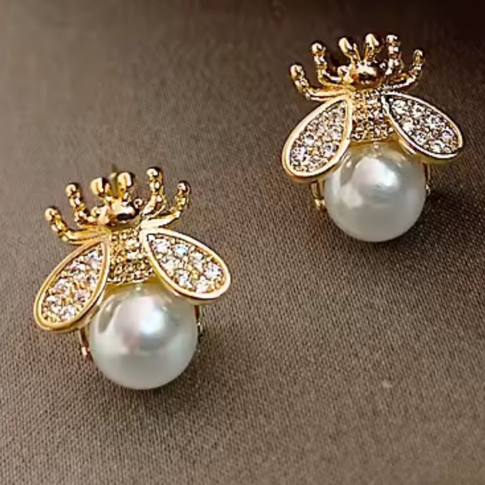 Elegant Gold-tone and faux Pearl Bee Earrings